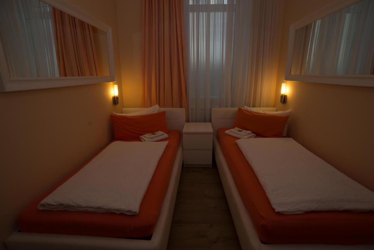 City Guesthouse Pension Berlin Berlino