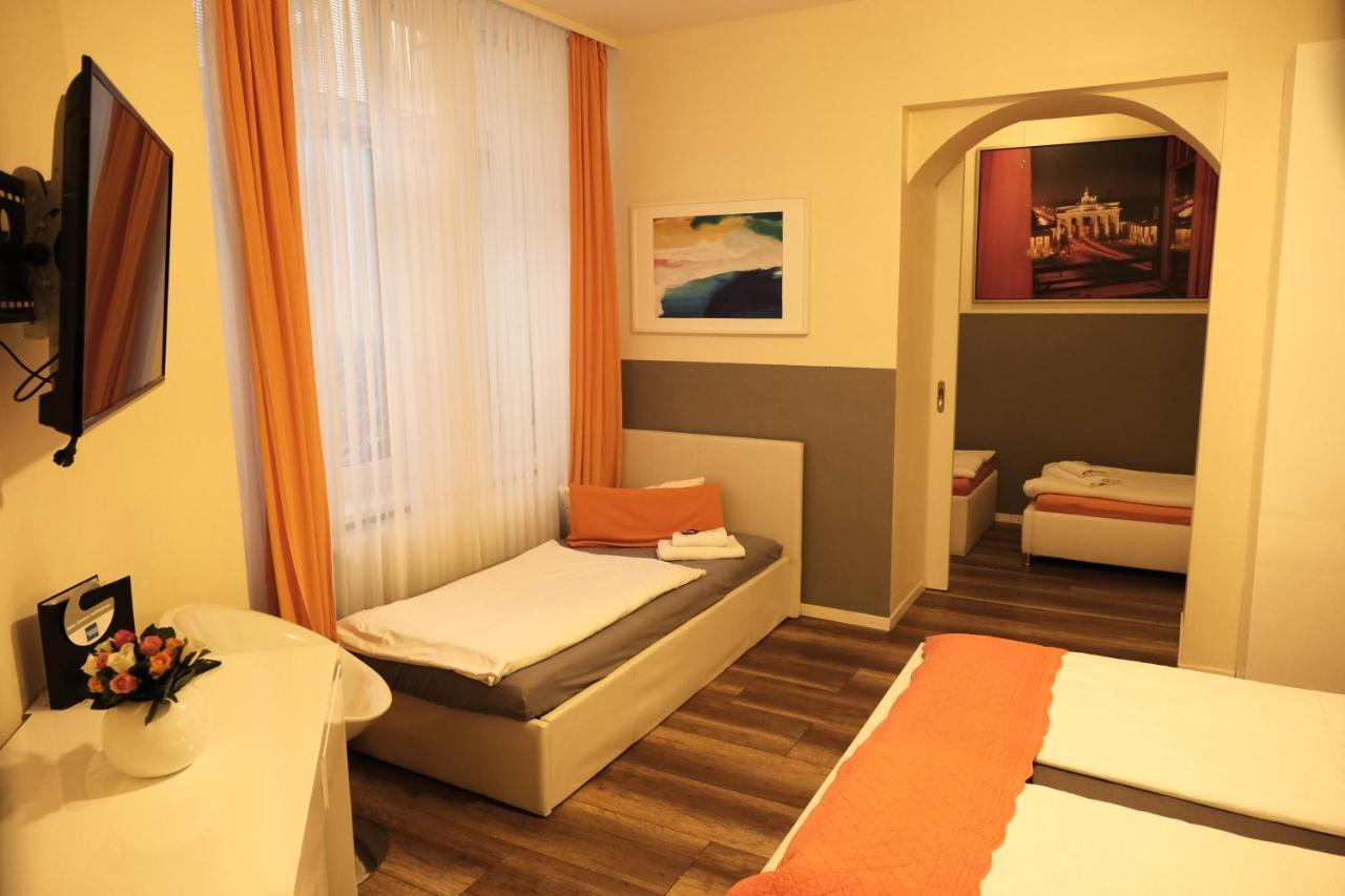 City Guesthouse Pension Berlin 2* Berlino