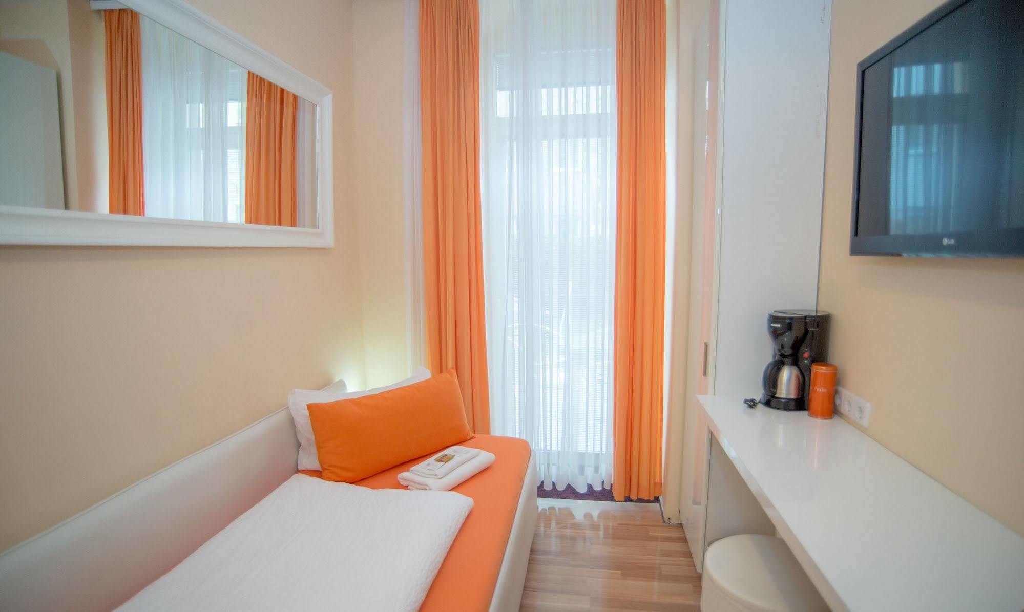 Affittacamere City Guesthouse Pension Berlin Berlino