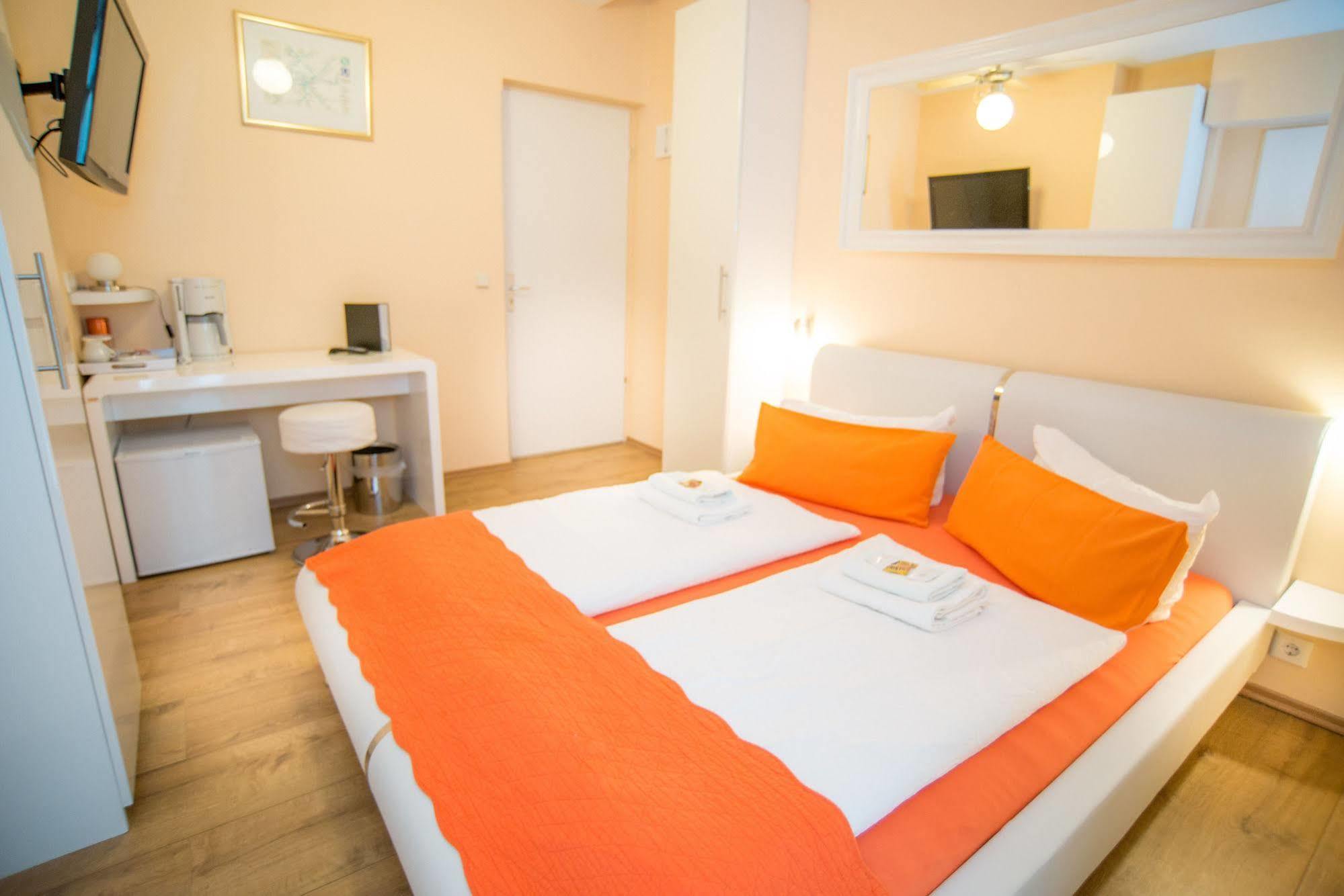 Gasthuis City Guesthouse Pension Berlin 2*